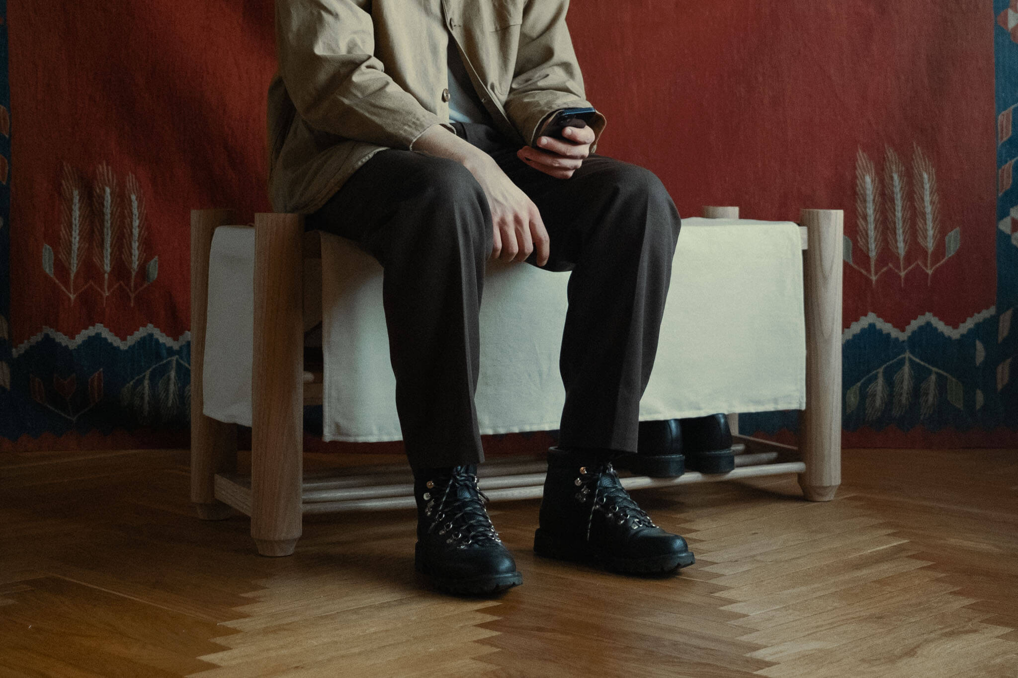 hallway shoe bench