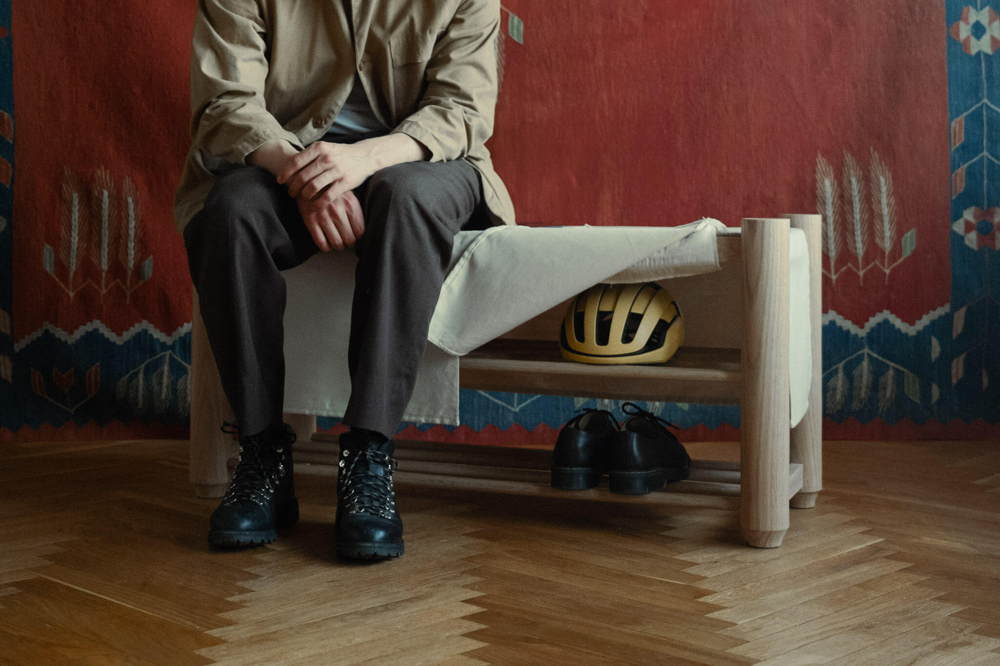 hallway shoe bench