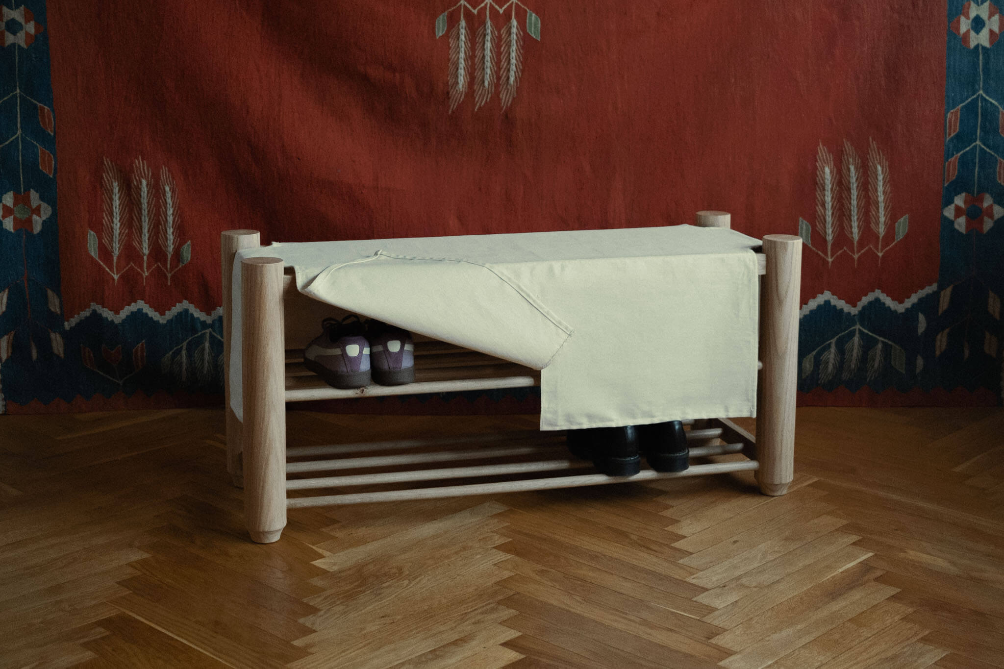 hallway shoe bench