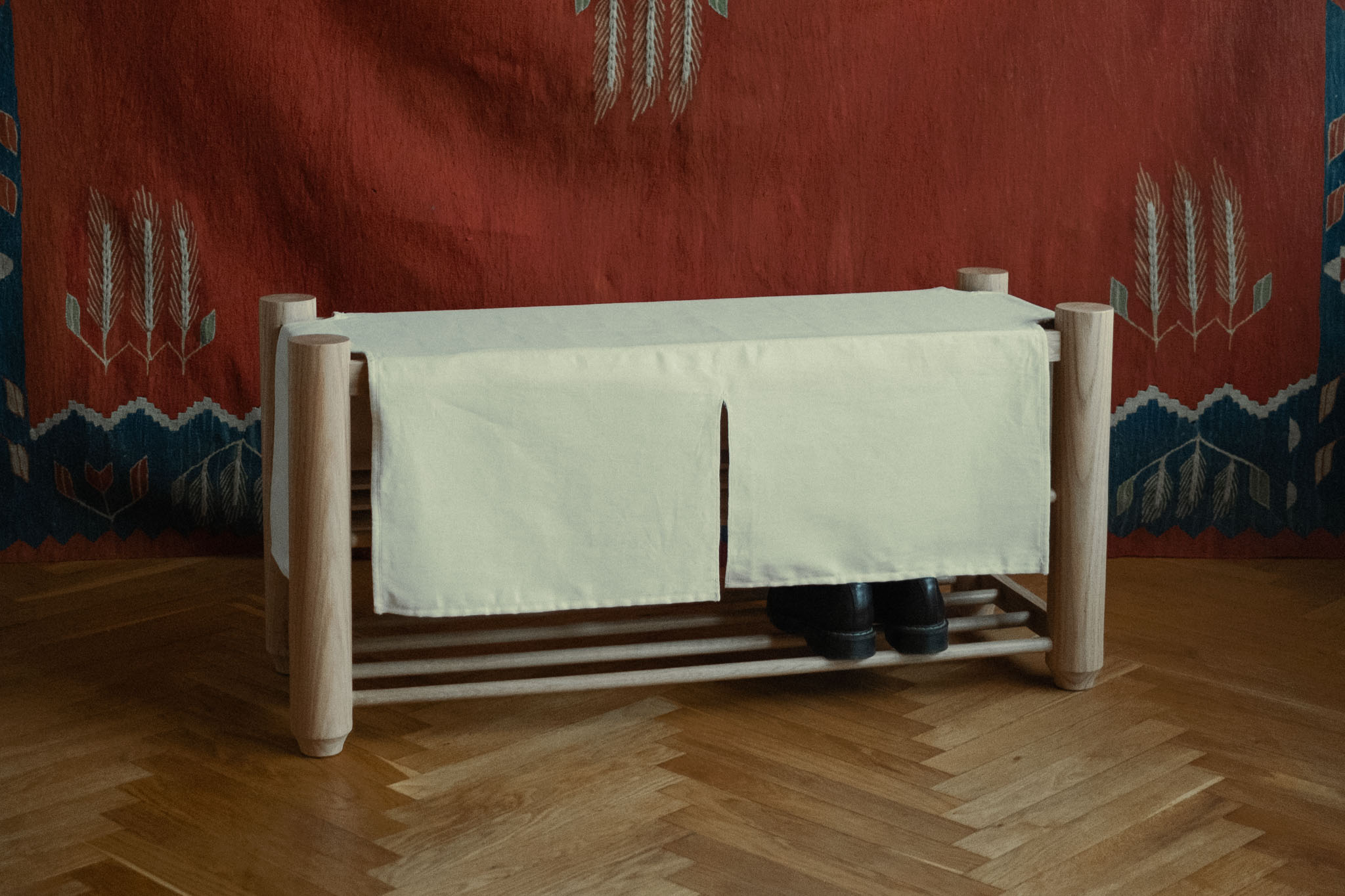 hallway shoe bench