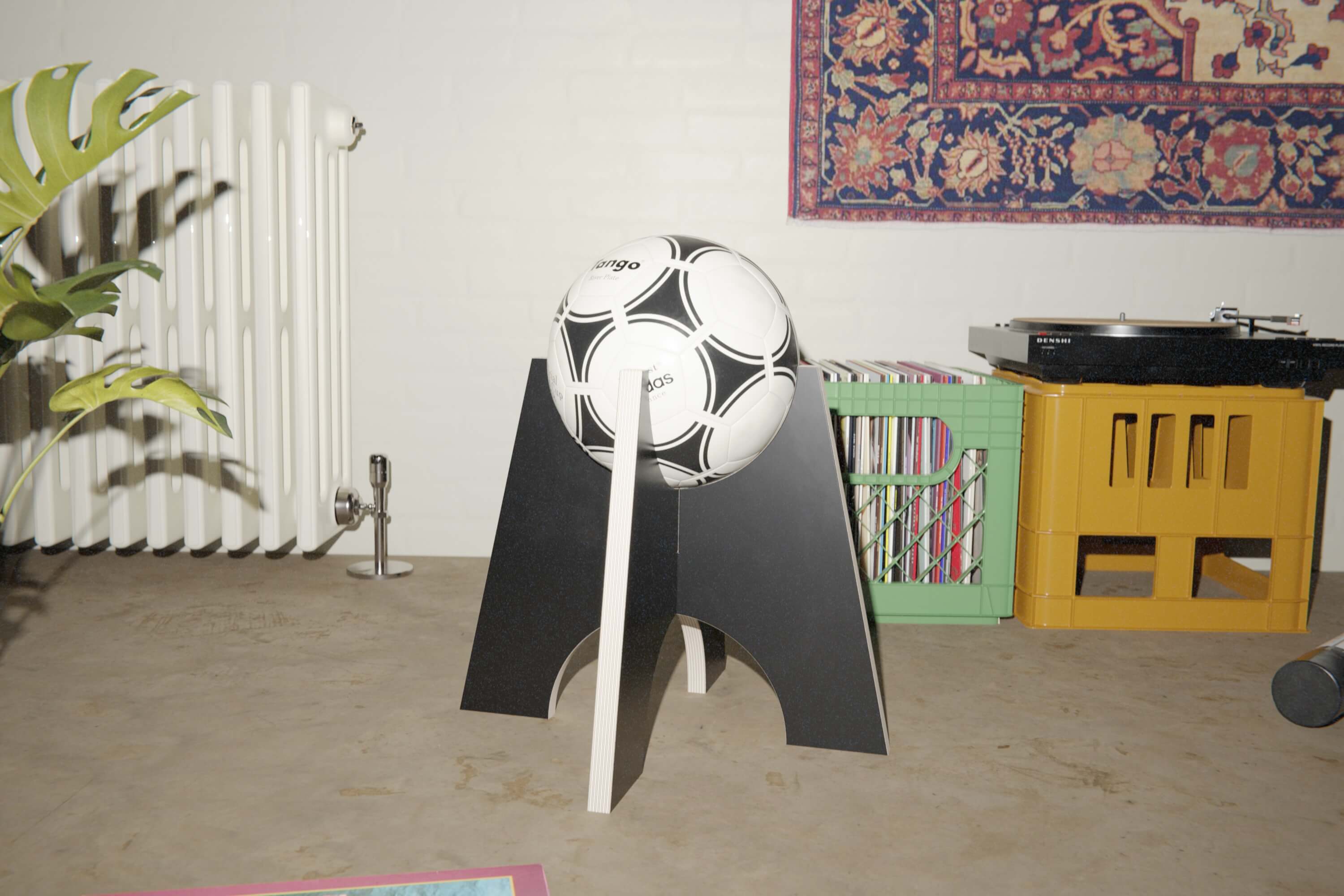 ball stool